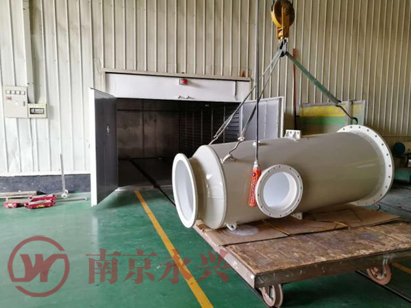 復合材料工業件表涂烘房使用現場